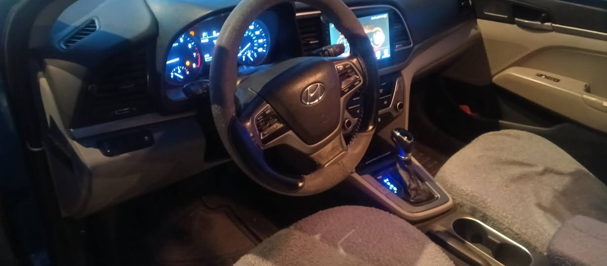 النترا 2017 امريكي 
محرك ٢٠٠٠ 
السياره جاهزه كير مكينه حداديه كهربائيات تايرات 
رقم دولي تحويل أو وكاله 
مكان السياره النجف 
السعر 110
وات ساب ***********
