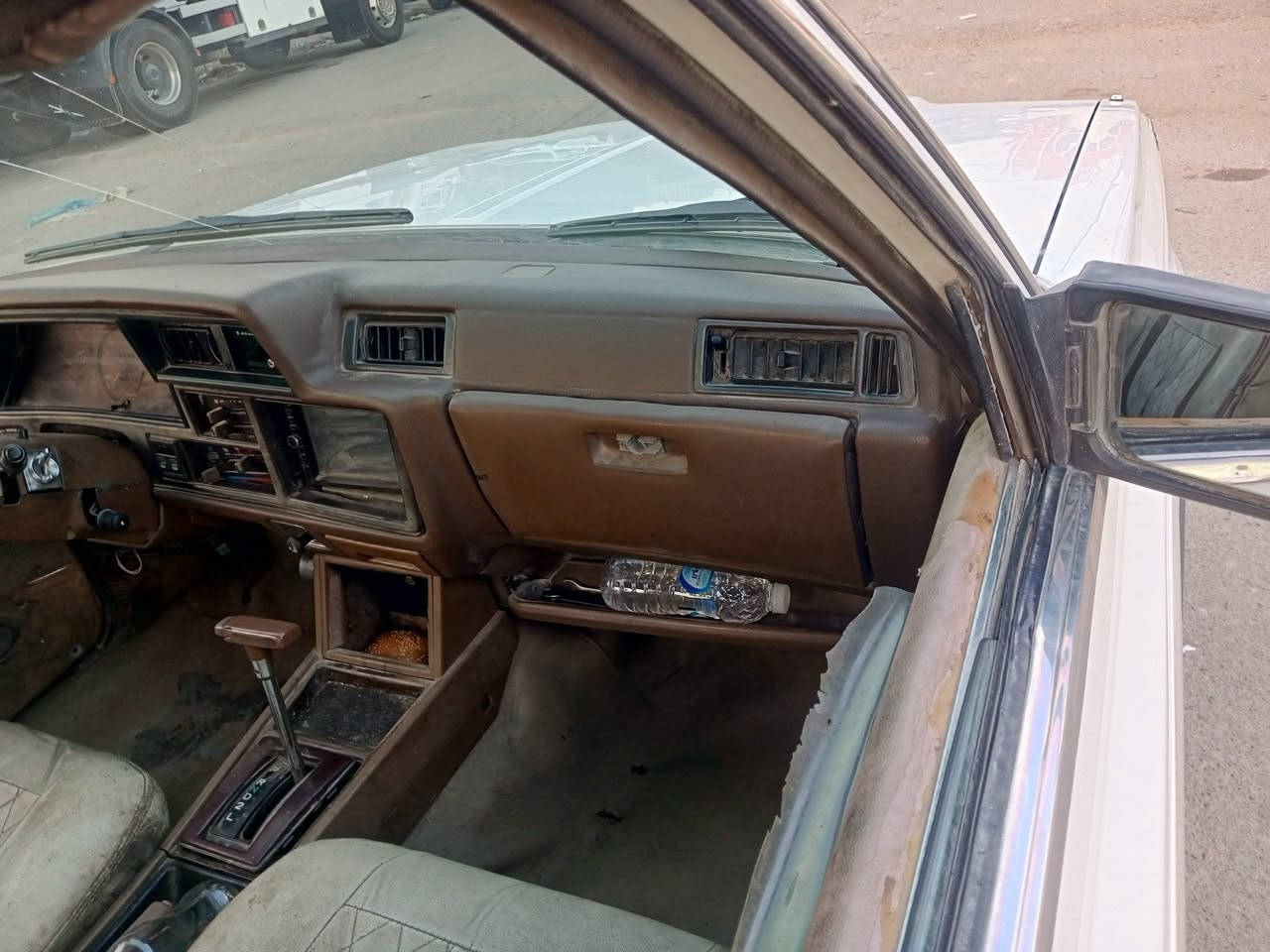 السلام عليكم سوبر 82 بسمي مكينه وكير ونجي مجول رقم بغداد سنويه لحد 2027 مصبوغه عام 
مكينه مال حاويه بيهه السعر 36 ورقه قفل قفل 
العنوان بغداد ***********
