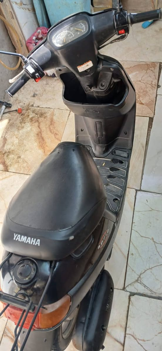 سلام عليكم دراجه بطه نضيفه 2003 ما مجفته نكره سلف هندر واحد تشتغل مابيه كل عيب كهربائيات كله شغاله سعره 250 وبيه مجال ***********
