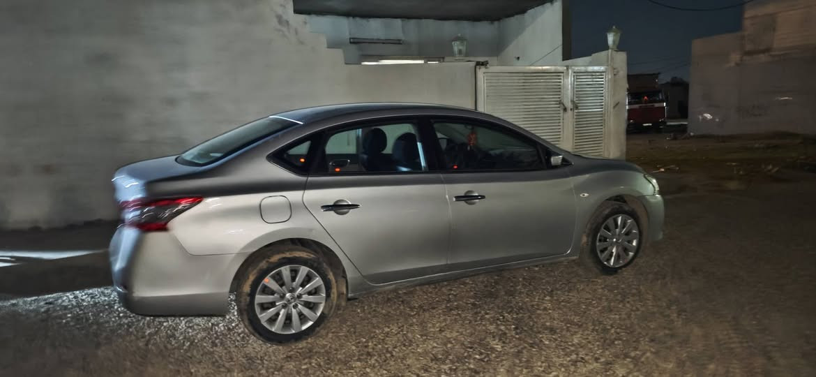 نيسان سنترا موديل 2016 
كير اوتماتيك 
سيارة نظيفة 
بيها قطعتين سبوغ مافي اي ضربة
رقم *********** أربيل, العراق
