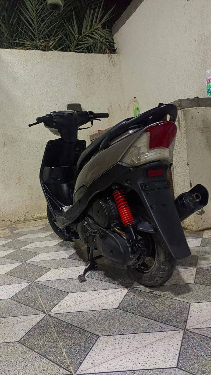 السلام عليكم ماكس عدله نضيفه شوفة عينك كلها ختم واحد مامفتوحه تجي وتفحص تخم كلجات البارحه بدلتهن هندر واحد الدراجه شغل وطلع بيها نقوصات باتري وعقل  يشهد الله تاخذها وماذب عليها ربع بس ع ذني النقوصات وتبدل عقل تنطيك شلعه ومعدل . اكزوزFM. ولمحرك بعده بحاله الوكاله والدراجه ابد مامتعوبه ضاله بالبيت ودهن كل 15 يوم ابدله دهن امزويل ولدراجه مداريها سعرها 700 وبيها مجال ولياخذها شايف خيرها 🫶🏻مكاني بصره كرمت علي رقمي واتساب ***********
