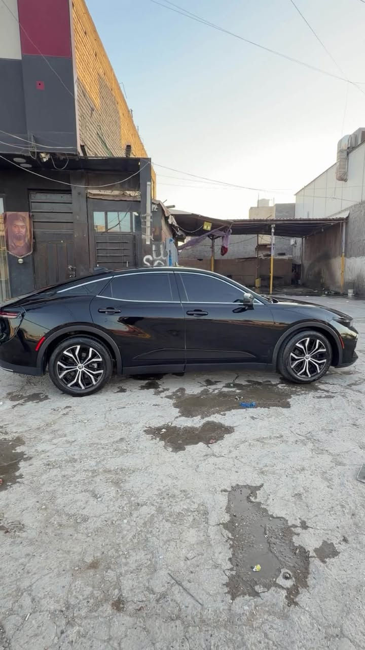 Toyota crown 2023 HEV
للبيع او مراوس 
تويوتا كراون وارد امريكي موديل 2023
حادثها الدعامية الامامية السياره بدون صبغ ولا تعديل
ايرباك ستيرن طاك
مواصفات 
ثلاث انظمة سياقة
شاحن هاتف وايرليس
حساسات جانبية وخلفية
كشنات كهرباء السايق والسكن
تدفئة كشنات
هاندبريك بصمة
قطعتين تبريد
والمواصفات المعروفه مال xle
مكان السياره بغداد
وسعرها 250وبيها مجال 

***********
(السيارة بدون تعديل وبدون صبغ وصور الحادث موجودة)
