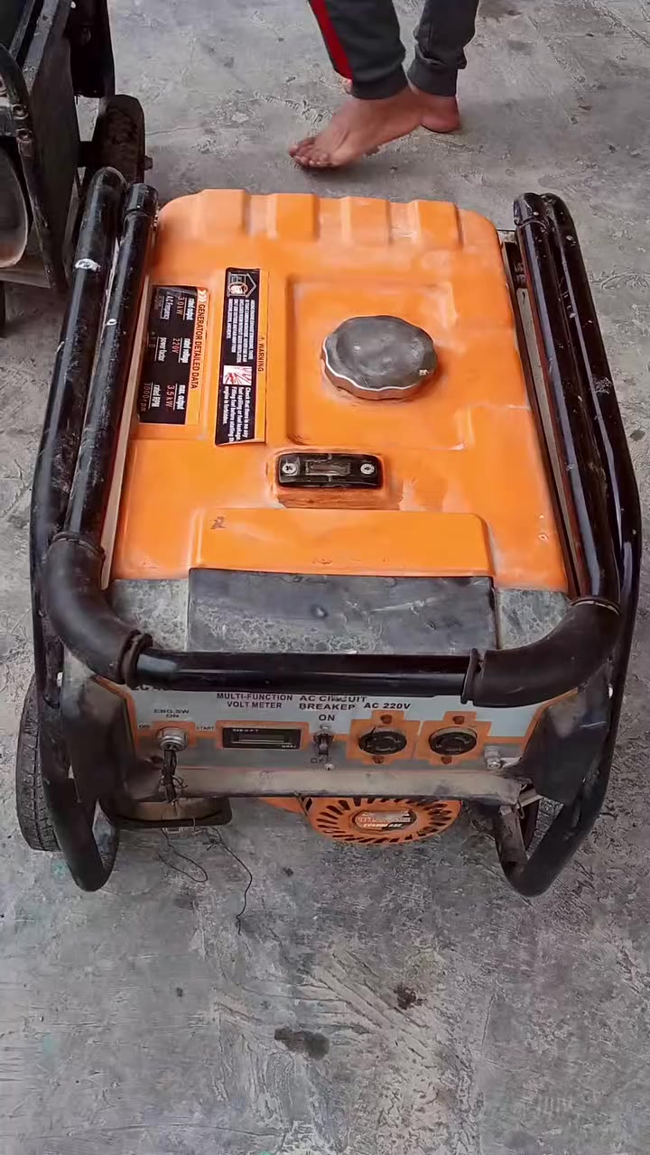 السلام عليكم ورحمة الله وبركاته شلونكم اخوان مولدات ثنين السوده سعره 75
وال صفره سعره 225
مكاني تاجي سلاميات يم سيطره بوريشه 
***********
شغالات
