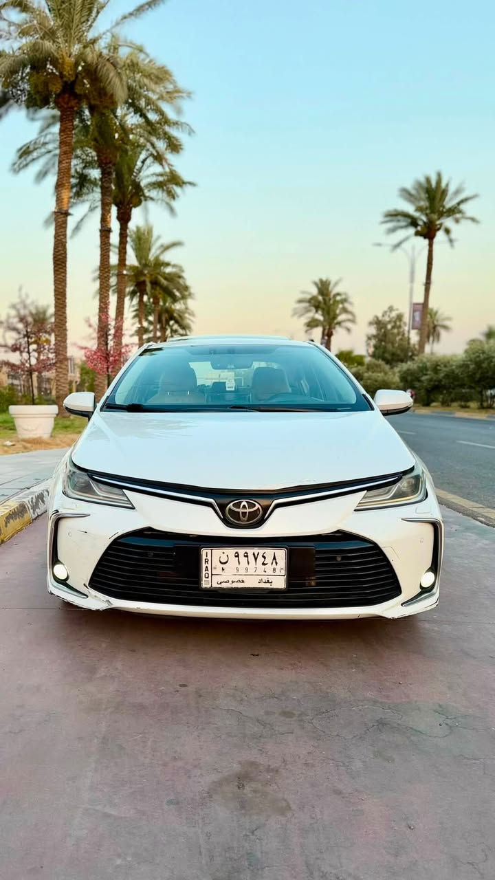 السلام عليكم 

كورلا للبيع خليجي SAS ساز 
موديل 2020 

ماشية 234000 

‼️بيه حالوب و صبغ جنطة فقط باقي كفالة 
بيه ملاحظات بسيطة ب كشر  

فول اعلى موصفات ب كورلا 
ويل حجم 17 
سلايت روف 
شاشة منبثقة 
مري شفط 

مكان السيارة بغداد المنصور 
السعر 12.700$ بيه مجال بسيط  

للاستفسار الاتصال 
***********
