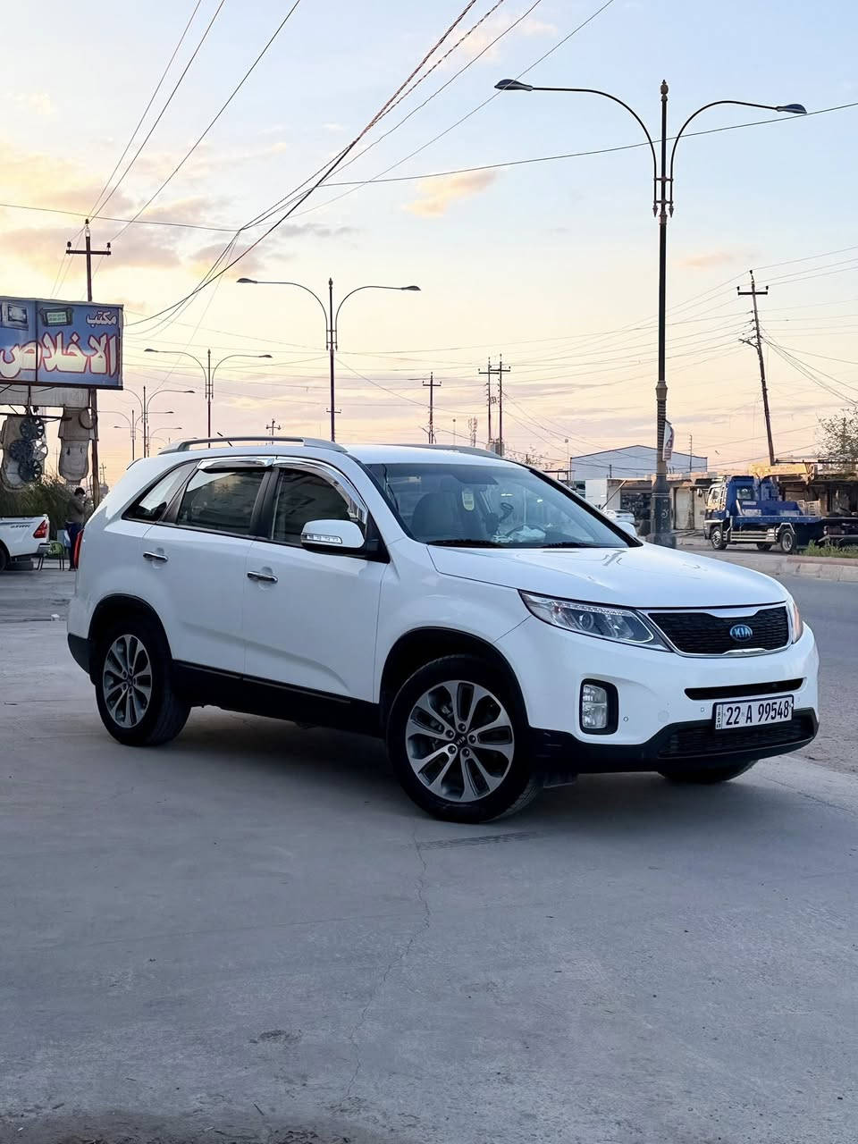 🚗 Kia Sorento 2015 للبيع

📍 الموقع: صلاح الدين – قضاء بلد
📅 الموديل: 2015
👥 عدد الركاب: 7 راكب
📏 الممشى: 220 ألف كم
🎨 اللون: أبيض
⚙️ المحرك: 6 سلندر قوي
❄️ التبريد: 3 قطع (أمامي + خلفي + وسط)
🛡️ مكفولة كفالة عامة ومكفولة من أي ضرر
📄 السيارة باسمي تحويل مباشر (تحويل مبار)
🔢 رقم أربيل الإنكليزي الجديد
✨ السيارة نظيفة جداً، قاعدة وحلوة وأحلى من الصور

💰 السعر: 22,000$ قابل للتفاوض للجادين
📞 التواصل: (***********) الاتصال او الاستفسار واتساب
