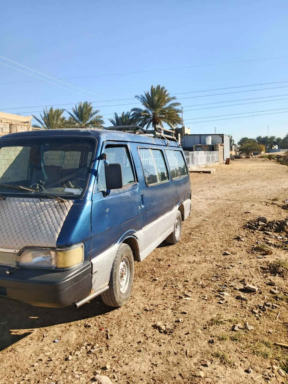 ‏كيا بسة للبيع موديل 95 بدون رايي السعر 23 وبي مجال قليل عادي مراوس أي سيارة هذا رقم تلفوني. ***********
