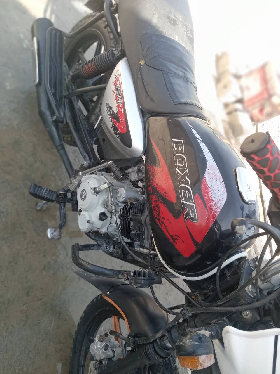 اسلام عليكم من رخصت الدمن بوكسر جبلي للبيع 2021 مكفول من كلشي محرك او كير خيرمن الله دراجه شلعه ومعدل خير من الله نشاط يشك الكاع كهرباءيات كلهه شغاله كيج شغال تخم تاير ماطور ماتحط على ولا ربع شغل او تمشي مكمرك بي قرص مال كمرك ترايك وين ما تريد متوازي على فلوس اسعر ٩٥٠ او بي مجال اتصل وتدلل مكان عامريت الفلوجه الهاتف ***********
