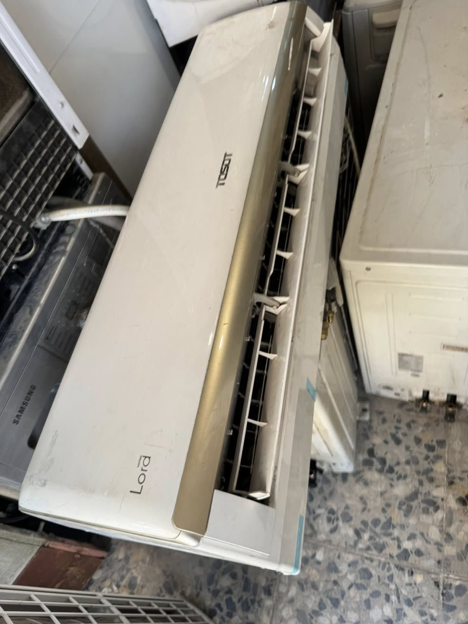 السلام عليكم سبالت توسوت لورد بلادي ٢طن غراض كامله اجهزة كلش نضاف عدد ٥ سعر الجهاز ٣٥٠ الف 
سبع ابكار مقابل ثانوية الانتصار 
***********ابو جود
خدمة توصيل داخل وخارج بغداد
