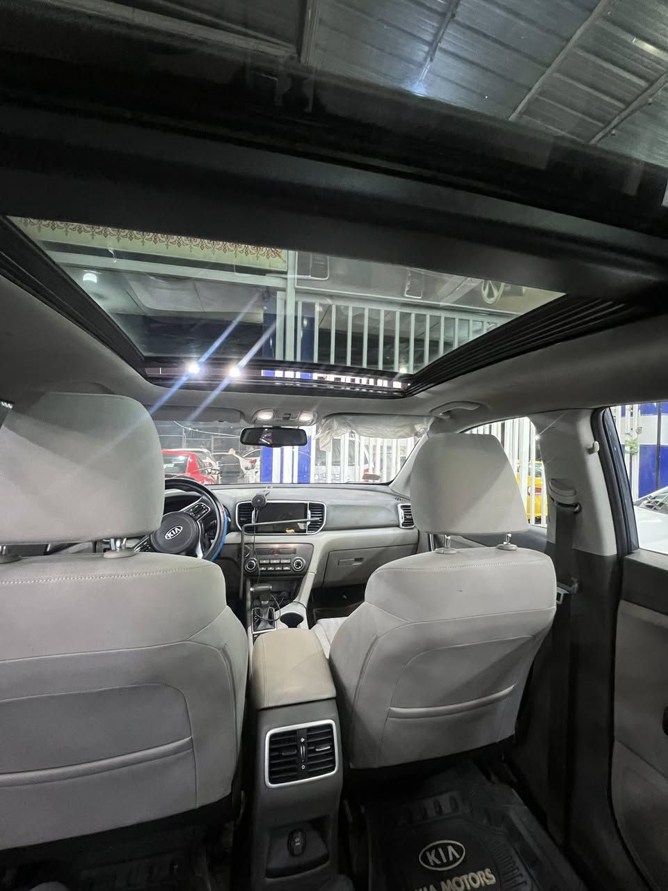 السلام عليكم
للبيع او لمراوس السعر 189 

سبورتج خليجي فول للاخير مديل 2018 

رقم اربيل 

مكفوله من الصبغ ولتبديل 

عنواني الاعظميه 

***********
