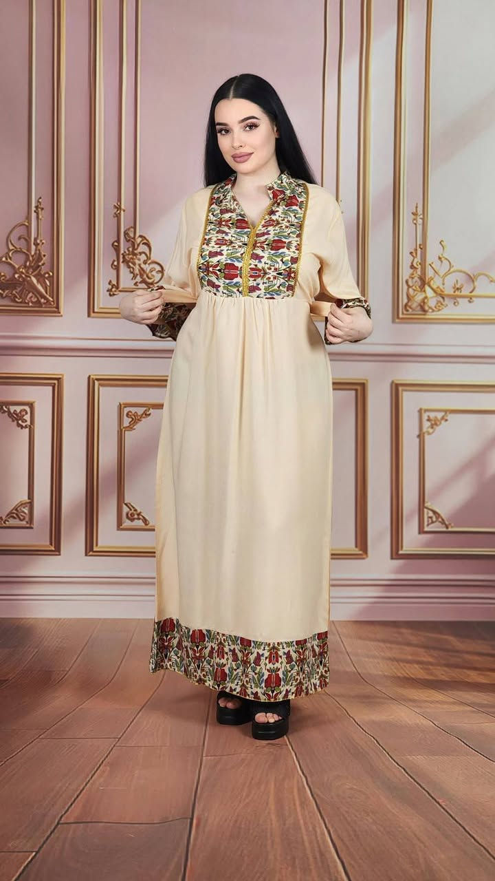 دراعة كشمير ايطالي دبل صبغ x2 
مديل روعة مطعم بالسوتاج الذهب الناعم جداً
درزن نضامي 4 لون
قياسات l xl xxl 
سعر الدرزن 75 الف فقططط 🙂
عرض اخر الكمية جوة سعر تكلفتة 
اخر 10 درزن للحجز مراسلة خاص أو عبر واتس اب ***********
