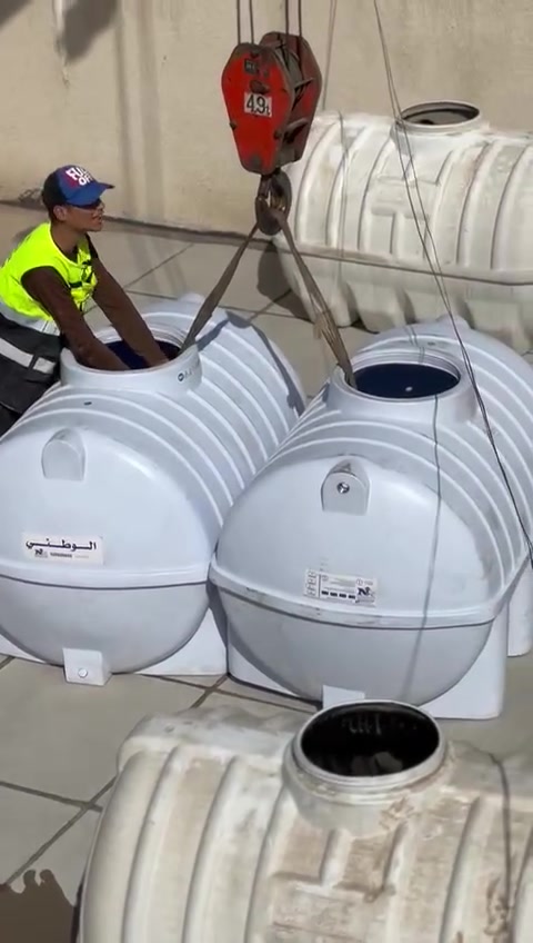 ***********
