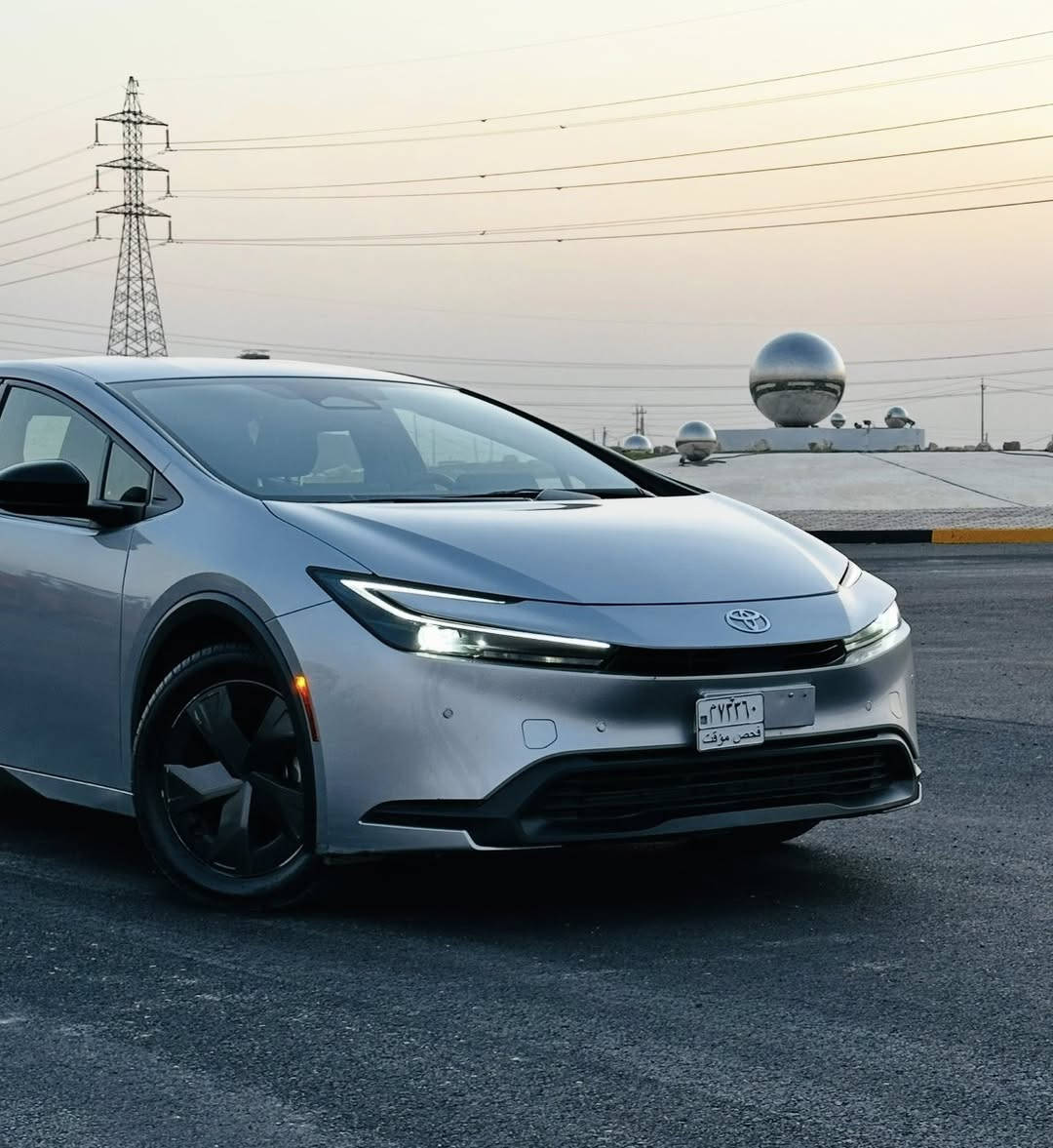 🚘 تويوتا بريوس 2023 – اللون سلفر الملكي
امراوس امراوس برف فور 

🚘
✨ بصمة تشغيل | بصمة أبواب | إشارات ترحيب | بصمة جنطة | محرك 2000cc | اقتصادية وصاروخ تصميم ✨

📍 الوصف العام:
تويوتا برايس 2023 تجمع بين الفخامة والأداء والقوة في تصميم واحد.
سيارة تلفت النظر من أول لحظة، مظهرها أنيق وصاروخي بنفس الوقت، واللون السلفر يزيدها هيبة ولمعان.
تجربة قيادة فريدة، هدوء المحرك ونعومة القيادة يخلوك تحس إنك راكب أعلى فئة من سيارات تويوتا.

⸻

⚙️ المواصفات الفنية:
 • المحرك: 2000cc قوي واقتصادي جداً بالبنزين — يعطي عزم سريع واستجابة ممتازة.
 • نظام التشغيل: تشغيل بصمة ذكية بدون مفتاح.
 • الأبواب: دخول بصمة أبواب — تفتح وتغلق تلقائياً عند اقترابك.
 • إشارات ترحيب ضوئية عند الفتح – لمسة فخمة وجو استقبال جميل.
 • بصمة جنطة (فرامل إلكترونية) – راحة وأمان أكثر أثناء التوقف.
 • ناقل حركة أوتوماتيكي ناعم جداً – نقلات سريعة وسلسة بدون أي اهتزاز.
 • مكيف تبريد قوي جداً – تبريد فوري ومناسب لأجواء العراق الحارة.
 • تصميم داخلي فاخر:
 • مقاعد مريحة بتفاصيل أنيقة
 • شاشة وسطية ذكية مع كاميرا خلفية واضحة جداً
 • تحكم كامل بالمقود
 • أنظمة أمان حديثة: وسائد هوائية – حساسات خلفية – نظام ثبات إلكتروني

⸻

🌟 الإيجابيات:

✔ تصميم عصري ورياضي يخليها مميزة عن باقي السيارات.
✔ اقتصادية جداً بالوقود رغم المحرك القوي.
✔ اللون السلفر يعطيها مظهر راقٍ وما يبين الأوساخ بسهولة.
✔ تويوتا = اعتمادية، متانة، وسهولة صيانة.
✔ سيارة تجمع بين الأناقة والعقلانية – تناسب الشباب والعائلة بنفس الوقت.

⸻

📞 للتواصل: ‎(‭٠ ٧٧١ ٦٥٧ ٠٩٣٧)

📍 الموقع: ‎(صلاح الدين– سامراء )

💬 لا تفوّت الفرصة! سيارة نظيفة جداً ومواصفاتها تخبل، الجاد يتواصل – والله يرزق المشتري

الضرر كما موضح مع الصور بجم كبس 

اريد امراوس برف فور وانطي فرق
