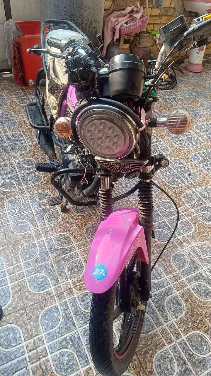 سلام عليكم متاح دايون موديل 23 محرك 150 الدراجه خير من الله مثل ما موضوح كدامك التصوير 
مكاني القاسم العسكري 

للاستفسار ***********
