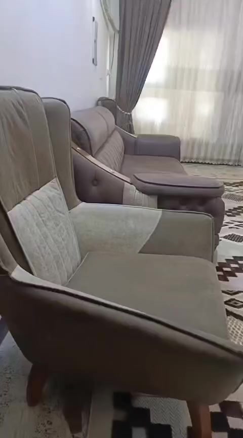 السلام عليكم 
متوفر يمي تخم او برده او زوليه جمع او الي يريد مفرد عادي اذا كلهن 450 او اذا التخم مفرد سعره 350 او البرده 6 امتار وطول 3 درجه اوله او بيها ماسكاتها سعره 80 او الزوليه سعره 80 الي ايريد تفاصيل اكثر خاص او كل الهلا


**إذا كنت صاحب هذا الإعلان وتريد حذفه لأي سبب، رجاءا أرسل رسالة إلى الدعم الفني**