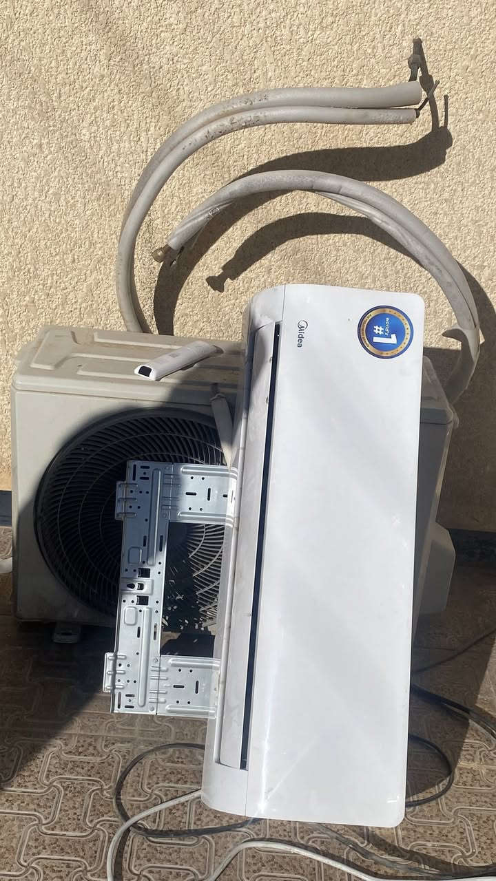 سلام عليكم سبلت ابو الطن جديد قبل ٣ اشهر اخذته رايده ب ٣٠٠  ***********
