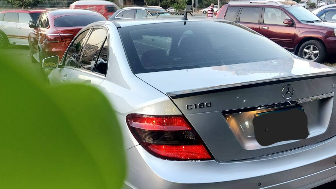 Mercedes C180 __ 2009 ___  125km
أعلى فئة كماليات استيراد 
راشة أجزاء بسيطه بسبب الشحن _____
صيانات منتظمة فى مركز متخصص بالفواتير...
رخصة مصر الجديدة بدون توكيلات...
المعاينة مصر الجديدة 
0100/986/7472 القاهرة, مصر


**إذا كنت صاحب هذا الإعلان وتريد حذفه لأي سبب، رجاءا أرسل رسالة إلى الدعم الفني**