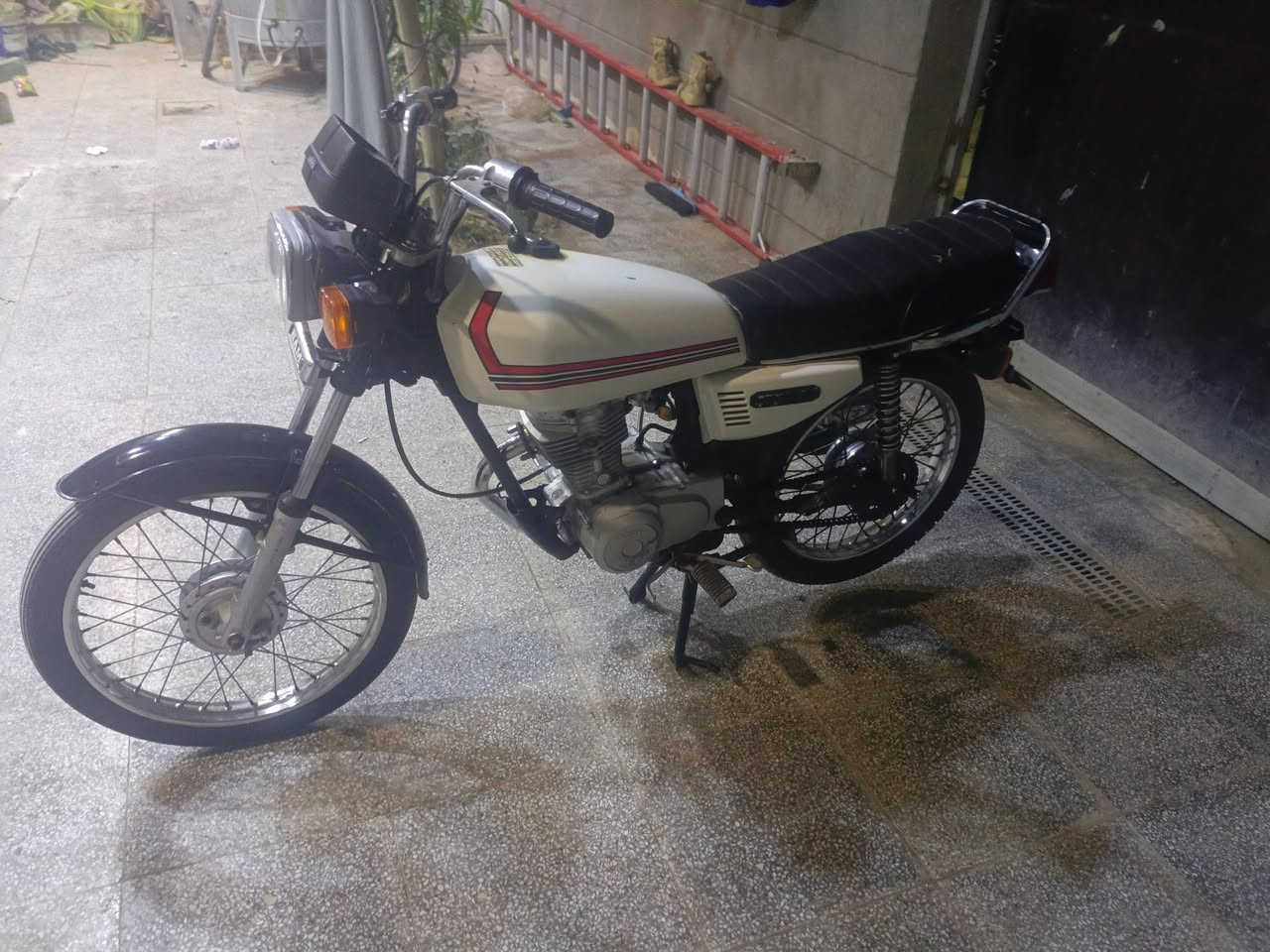 السلام عليكم اربعه كير للبيع اوراق اصولي مديل 17دراجه كامله ع اخر حبايه وتخبل احلى من صوره السعر 475وبيه مجال 
رقم***********بي وتساب
