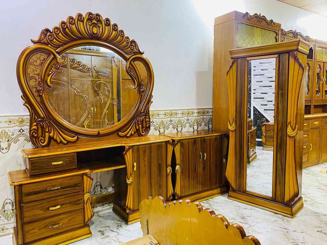 سلام عليكم  اخوان غرفه نوم عراقي نضاف فولل   شرط حطاطه سعر 900وبيها مجال  ***********
