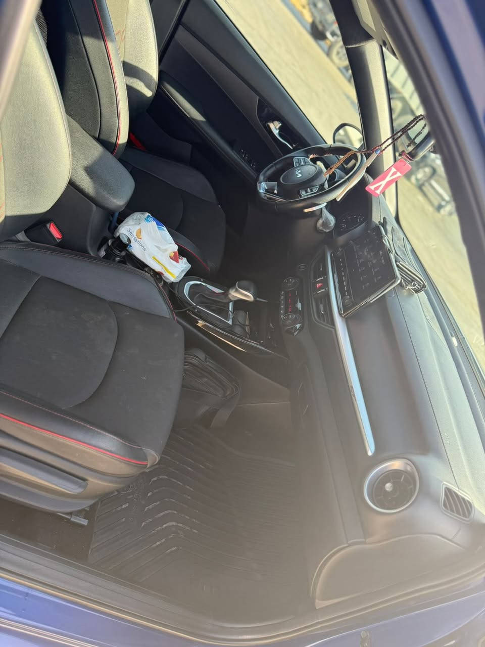 KIA FORTE GT LIMITED 2024 ياالله 

رقم بغداد بيع او مراوس حسب القناعه

ماشيه ١٣ ميل

دخول بصمه ذكي

نظام ترحيب اضويه يدات

تشغيل عن بعد 

بصمة ابواب

حجم المحرك1.6T✈️  

كير دبل كلج (dct)

202 حصان

شاشة كبيرة اندرويد اوتو ابل كار

سايد بريك بصمه

اوتو هولد Auto Hold

حساس ضغط الاطارات 

 كامره دواره خلفيه 

رادار امامي 

 اشاير في المرايا+رادرات جانبية و خلفيه و اماميه 

حساسات خلفيه

نقطه العمياء

قيادة ذاتيه 

تحديد مسار

مثبت سرعه 

توقف ذاتي

تبريد شاشة + مناخ منفصل  

كشنات جلد تبريد تدفئة 

اشاير بالمري 

لدترحيب 

لد امامي LED

لد خلفي LED

جنطه كهربائي فتح اوتماتيك عند الوقوف خلف سيارة

تنزيل زجاج اوتو

ويل كب كروم  18

سبايدر خلفي

اوضاع قياده Drive Mode

نظام سبورت sport

 نظام نورملNormal

نظام سمارت Smart

تحكم ستيرن جهتين  

مع شفتات ستيرن رياضي

دركة سبورت مختومه (GT)

 بعد بيهة مواصفات الفول
حادث جدا بسيط السعر 158 وبيها مجال

صور الحادث  راسلني واتساب او خاص
***********
