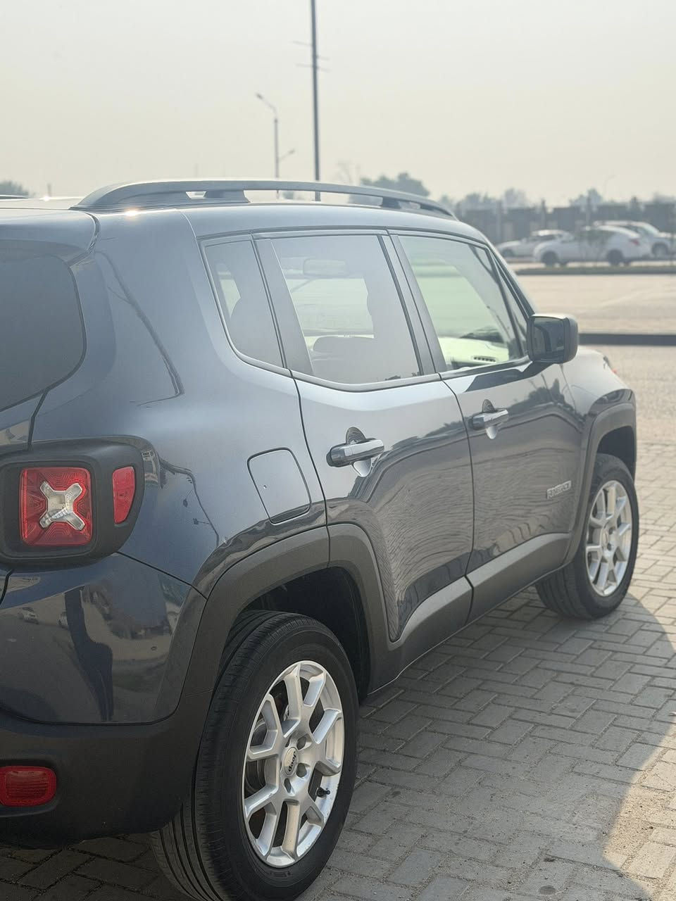 سلام عليكم جيب رينكيد 2022 كفالة عامة حادثها في امريكا بس دعامية تريدها برقمهة سعرهه 145 وبدون رقم  سعرهه129العنوان البصرة مركز البصرة 
للاستفسارات الاتصال على الرقم الآتي ***********
