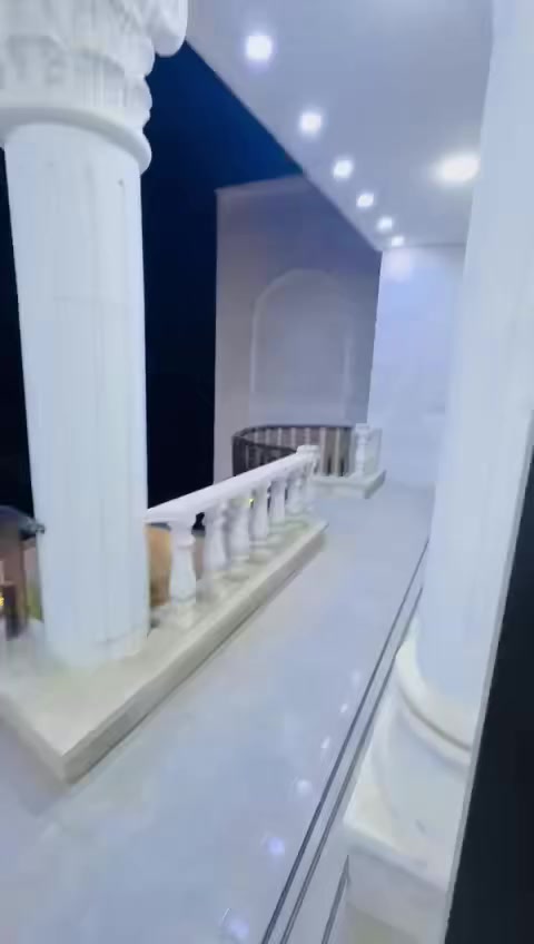 اللهم صلي وسلم وبارك ع نبينا محمد وآله وصحبه وسلم ❤️فله البيع مسحة 700متر تحتوي ع خمس غرف مساحة الغرفه 5في 8اصغر غرفه 5في اربعه غرفتين اسويت تحتوي ع ديوان طول 25متر مثث تباع مع الأثاث سند 25رحمه الولديكم وجزاكم الله خير المايشتري إلا يعلق ويكسر بحلال الناس ملاحظه وطول المطبخ 8متر في خمسه شغل كله درجه أولى رقم الهاتف واتساب متوفر ***********💐السعر 950مليون العنوان البكرية مال الغزاليه بناء حديث 2025
