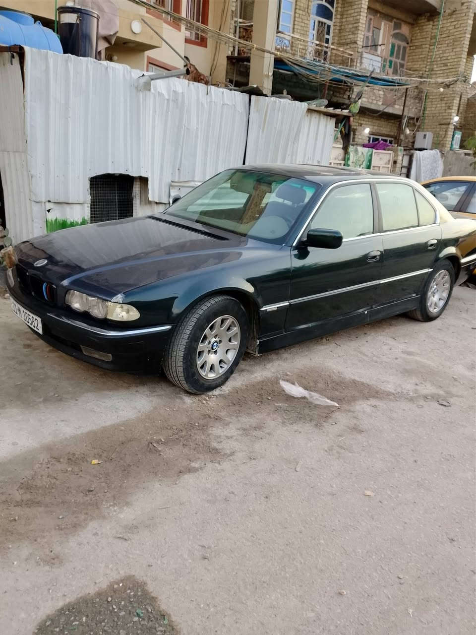 السلام عليكم BMW مديل 1997 رقم دولي هزة جديده سيارة باسمي حجم 735 السيارة اندفجول دبل كير  بس بيه نواقص  السعر 60 ورقه ***********
