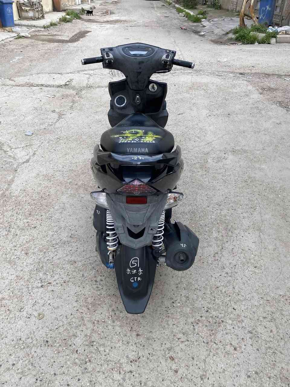سلام عليكم للبيع دراجه (GTR)حديث مديل(2017)شاشه ثلاث الوان ,لون مميز فيلي دراجه مال رمبه صارلهة(5) ايام نازلة مكفوله كفاله عامه وجاهزه اوراق كامله دراجه بلاديه سعرهة (مليون و350)وبيهة مجال بسيط جدا شراي جيب فيتر وتعال افحص على راحتك للستفسار الاتصال 
رقم الهاتف (***********) مكاني بغداد الغزالية
