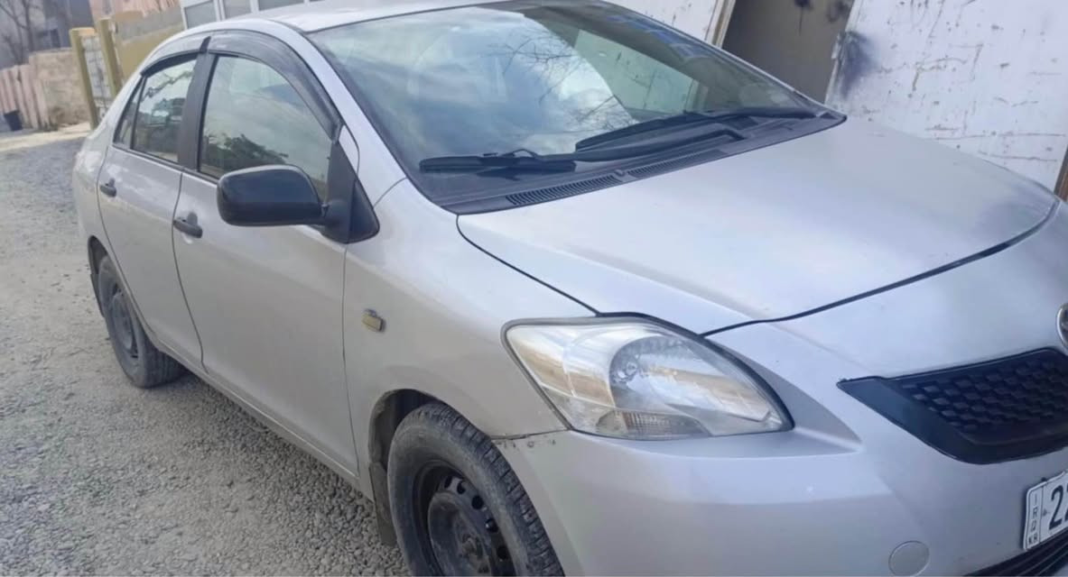 بەناوی خودا  یارس ٢٠٠٩  دەبل گێچ  گئر حادی سەیارەیەکی توندو تۆلە بئ مەسرەفە دینار مەسرەفی تئدا نیە گئرو مەکینە بەشەرتە  دوپارچە سبوخی هەیە بئ لئدران بئ ناوگرتن سەنەوی بەسەر نەچوە هەزەشی نوئیە.  ژ.م *********** أربيل, العراق
