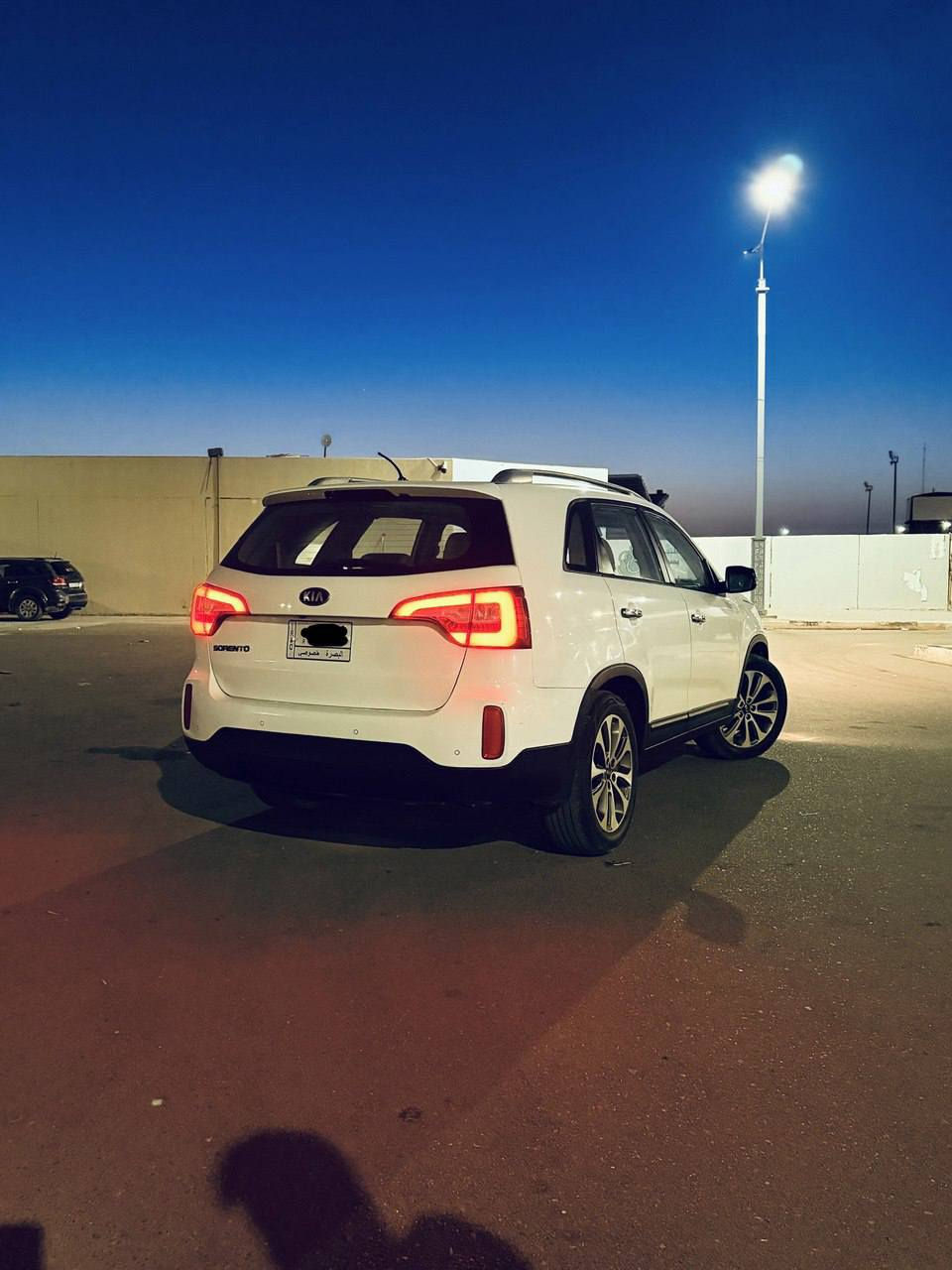 كيا سورينتو 2015
٤سلندر دوش خليجي 2400
مكفوله
المكان البصرة المعقل 
***********
السعر 180قفل

 كيا سورنتو 2015 
 مكفولة كفالة عامة 
بدون صبغ، بدون تبديل، بدون بارد 

المواصفات:
4 سلندر 
7 راكب

تشغيل بصمة + بصمة أبواب

كشانات جلد، 1 كشن كهرباء

لايت زينون

بردات داخلية (بلادي)

يَدّات نيكل ستيل (بلادي)

إشارة ترحيب عند الاقتراب

علامة “Sorento” 

 / بصره – تحويل مباشر

3 قطع تبريد + تدفئة وتبريد بالكشانات الأمامية

ويّاله كروم 19

حساسات أمامية وخلفية

كاميرا بلادية + شاشة  (بلدشبول)
 الرجاء فقط الجادين، غير الشراي لا يتصل ولا يراسل.  السعر ١٧٥ وبيها مجال قليل البصرة, العراق
