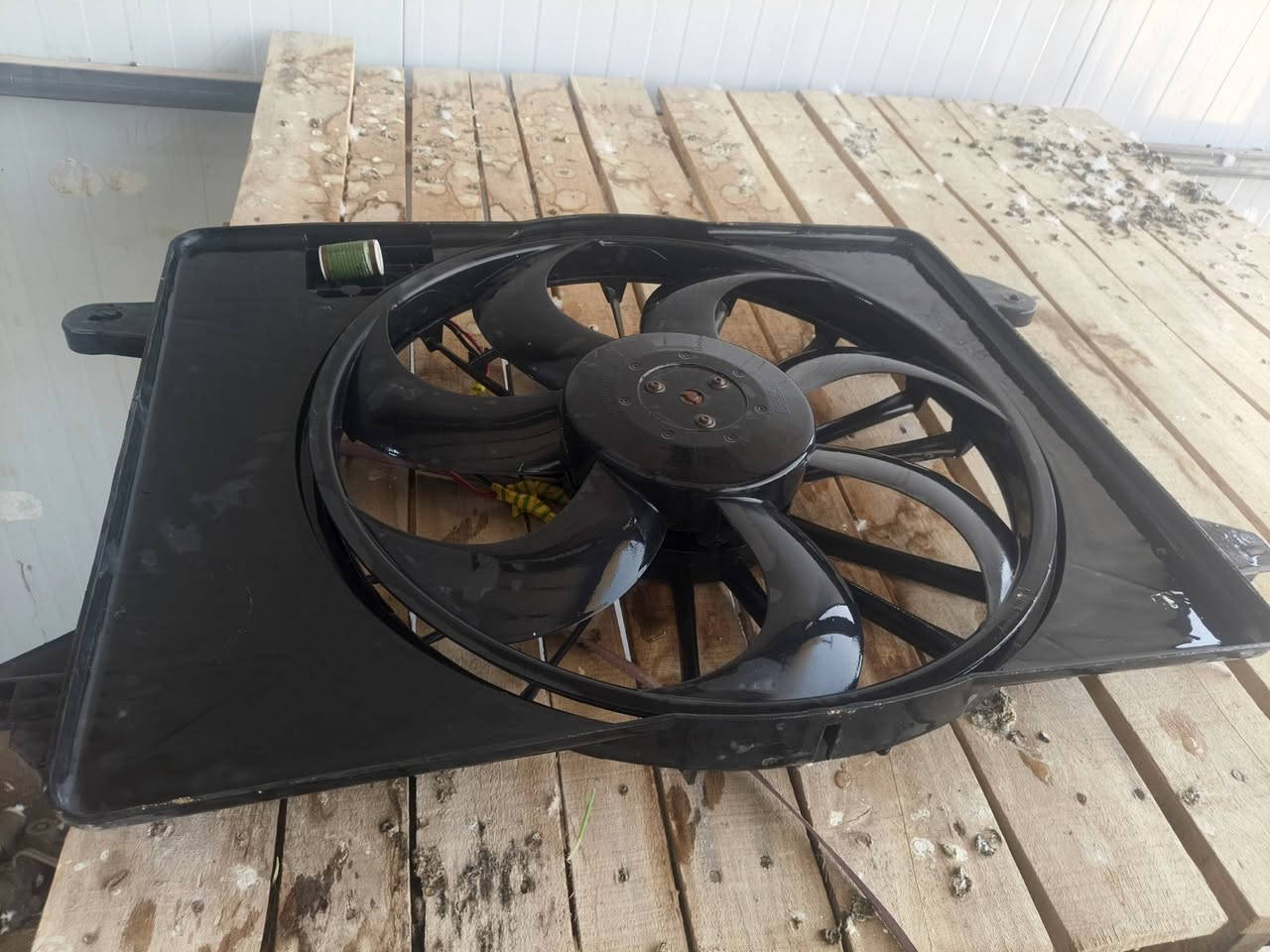 مروحه عاصفه اصليه مارسدس تنسه الحماوه والله السعر ٧٥قفل ***********
