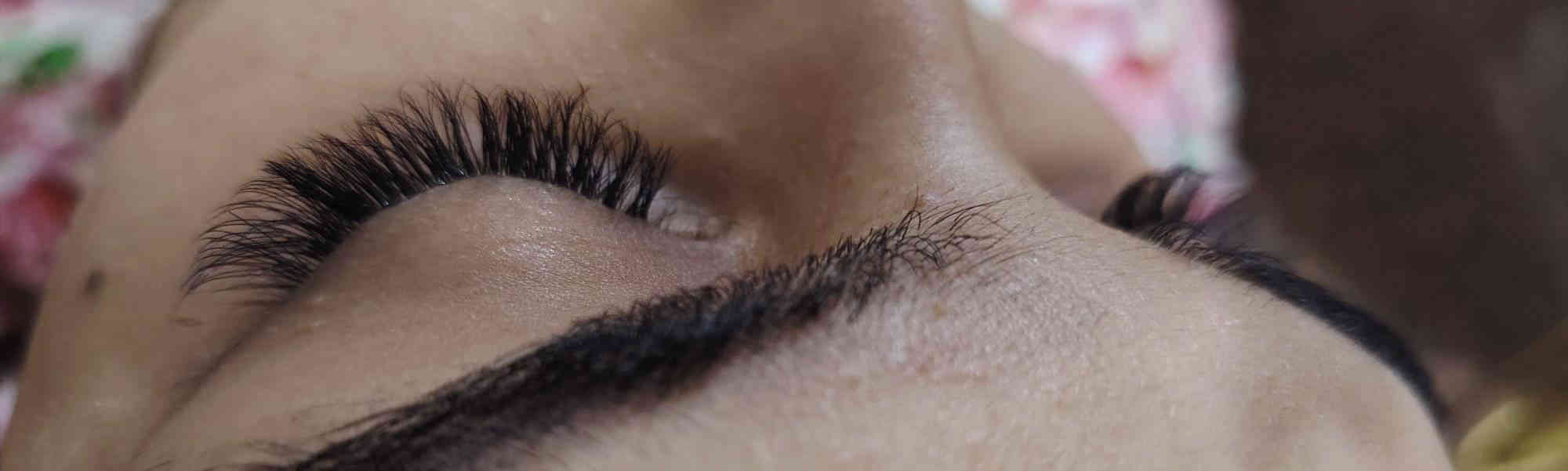 شغلي الجميل🙃❤+عروض
اكريلك  بناء جل اكستشين مع جلش ودزاين 30
تنظيف بشره عميق10+حف وجه
تركيب رموش دائميه كامله20/طرفي10
جلش قدم10
معالج شعر جلسه15
اكريلك قدم25
جلش يد فقط 10مع دزاين
عنوان حله ابو غرق قرب محطة اليسار 
للحجز ***********
