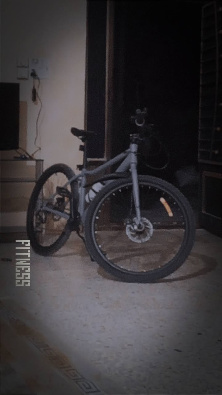 السلام عليكم بايسكل كيمو للبيع نضيف حجم 26 كله معدن الامنيوم كير شغال 8 نمر بريك امامي خلفي عداد سرعه الكتروني مطاره تايرات جدد صناعه امريكيه سعر 100 وبي مجال رقم  ***********
