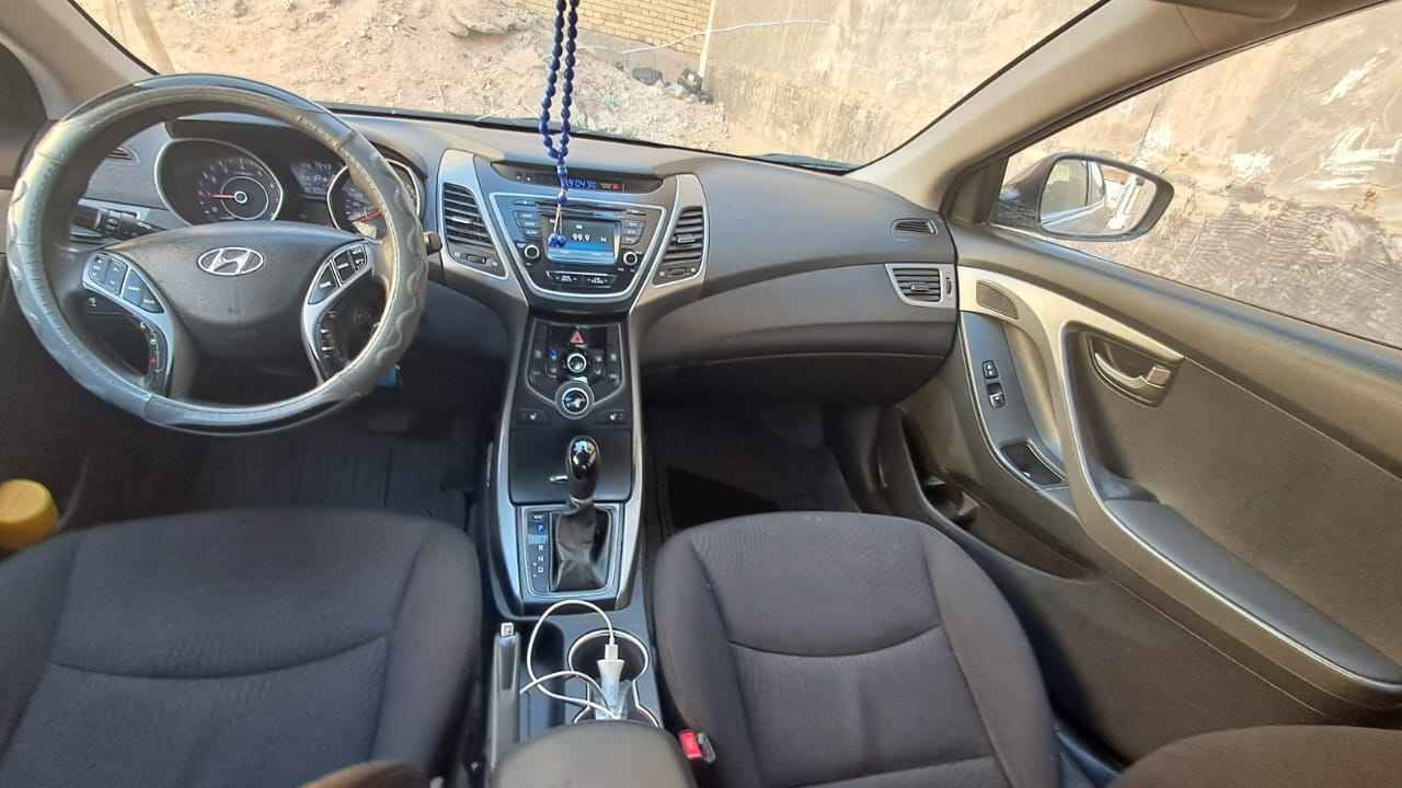 السلام عليكم ورحمة الله وبركاته
هيونداي النترا سبورت موديل 2016 وارد
السيارة بأسمي رقمها بابل انكليزي 
الهزة ما ساقطة بعدها 
حادثها فقط باب الصدر و بدون معجون فقط كلير
بدون ايرباك كلها سليمة الايرباكات
بيها بارد واضح بالصور. 
سيارة جاهزة تبريد و كير و مكينة ادامة كاملة 
مواصفات فول عدا البصمة
فتحة سقف 
تدفئة كشنات 
كير ثلاث وضعيات (عادي / مريح / رياضي) 
نظام Eco
مانع انزلاق
كاميرا بلادي
شاشة بلادية
حساس خلفي
المكان كربلاء حي الميلاد
السعر 120
للاتصال
***********
*********** كربلاء, العراق
