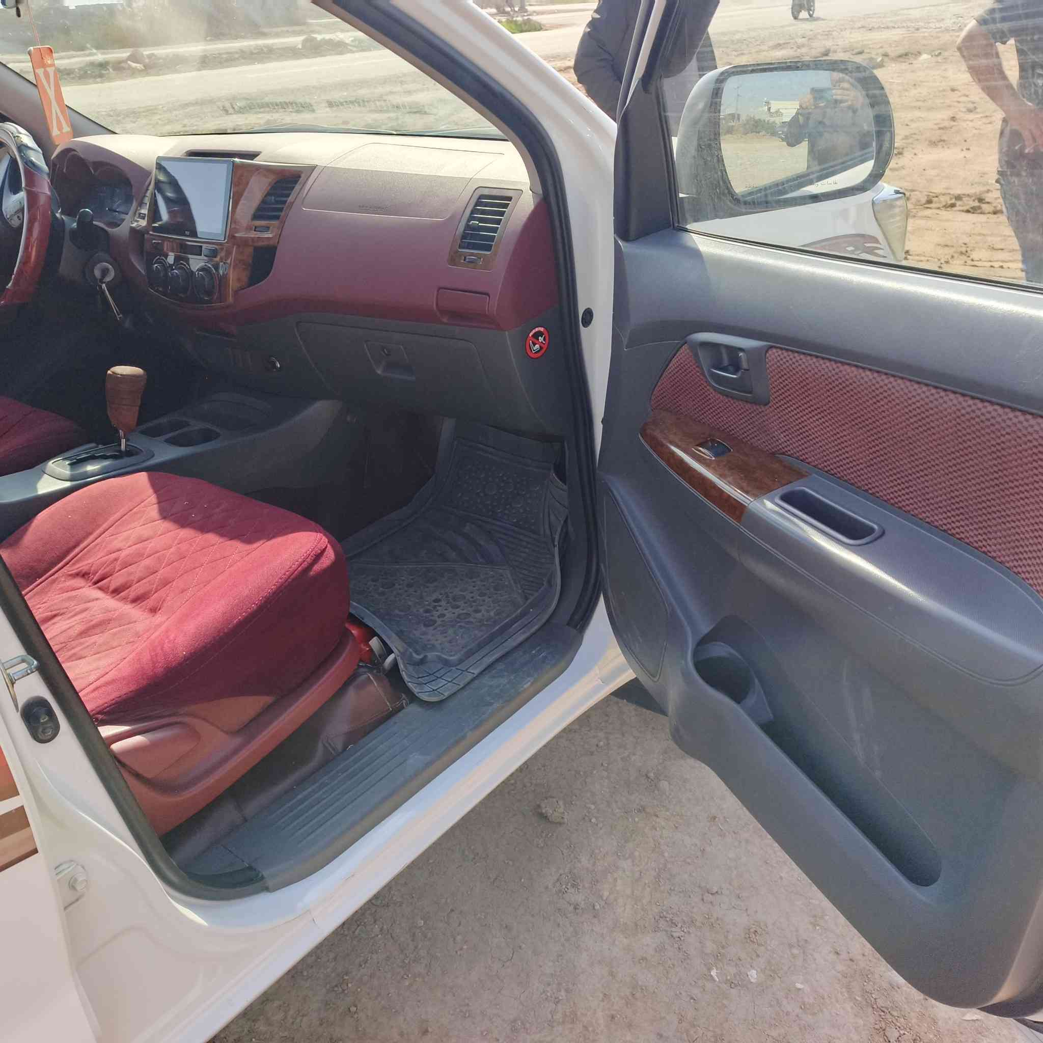 السلام عليكم بيع مستعجل 
بيكم للبيع 2014 كير أوتو ماتيك السياره كفاله من الصيغ والضربه مكينه كير خير من الله تجي وتشوف  ابعينك شاصي ١٢ السعر ١٢٥ وبي مجال قليل ماشيه ٢٠٠ مكاني ديالى خان بني سعد ***********  رقم ديالى بسمنه سنويه ما صاقطه
