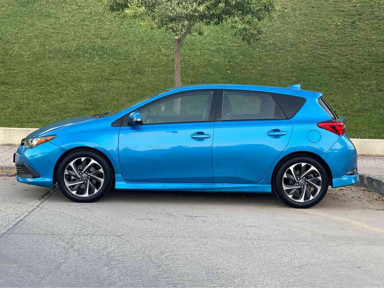 Toyota Corolla Sport 
سعری ٩٨ گەڵاو معامەلە 
مودیلی ٢٠١٧
مواسەفات
ڕاداری پێشەوە
ڕاداری خەتی جادە
٣ مۆدی لێخوڕین ( eco ،normal sport)
سوکان ڤۆلیۆن 
تەحدید سورعە 
شاشە 
کامێرا 
دەبڵ گێڕ
ئاوێنە ئیشارەت 
مەکینە ١٨
دوو پارچەی بۆیاخە 
٨٦ هەزار مایل ڕۆی شتوەیە 
گێڕوو مەکینە بەشەرت 
تەبرید و گەرمی بەشەرت 
سەنەوی تا ٢٠٣٠ تازە 
هایدرۆلیک و ڕۆنی تازە گۆڕاوە
٤تایەی لۆکی لەژێرایە 
سەیارەکە لە سلێمانیە 

ژمارەی موبایل *********** السليمانية, العراق
