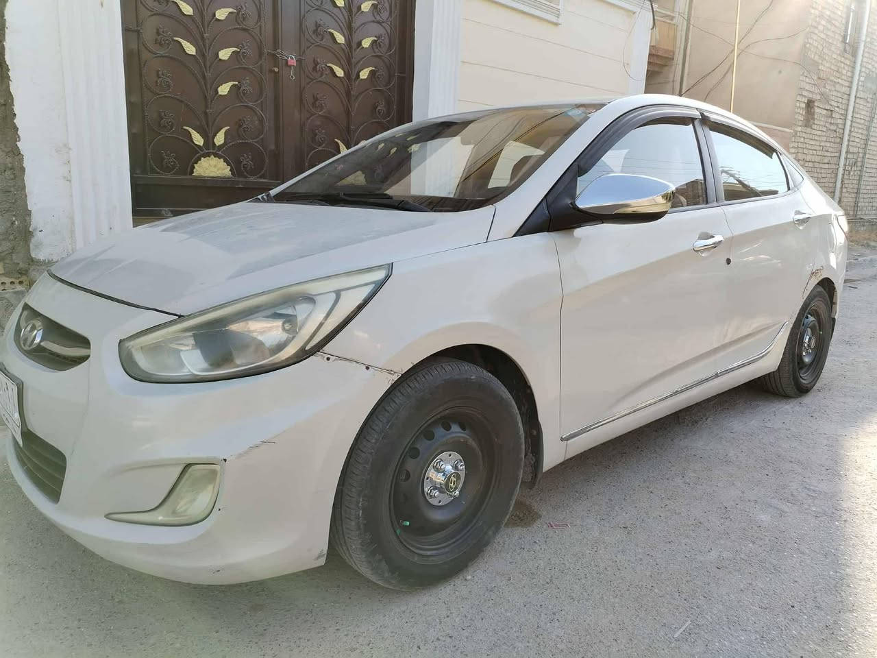 سلام عليكم عندي اكسنت للبيع
1/خليجي 

2/رقم بغداد سنويه بسمي تحويل مباشر 

3/شاشه تحتم بلستيرن 

4/محرك 1400ن6نمر 

5/بيها حزام صبغ جملغ الامامي شبر وخلفي شبر 
6/موديل 2016
مكاني بغداد حسينيه الراجديه 

***********

سعر 75بيه مجال الطيبين

