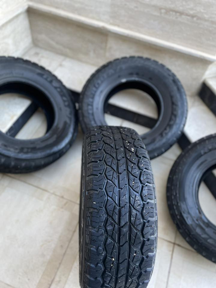 سلام عليكم 
تخم كامل جبلي 
A/T
انتاج 24 
صيني (باله جديد )
بدون ركعه ولا اي شي جديد 
الحجم (265/70R16)
السعر 300 الف 🔒
عنوان ديالى وماعندي توصيل 
***********
