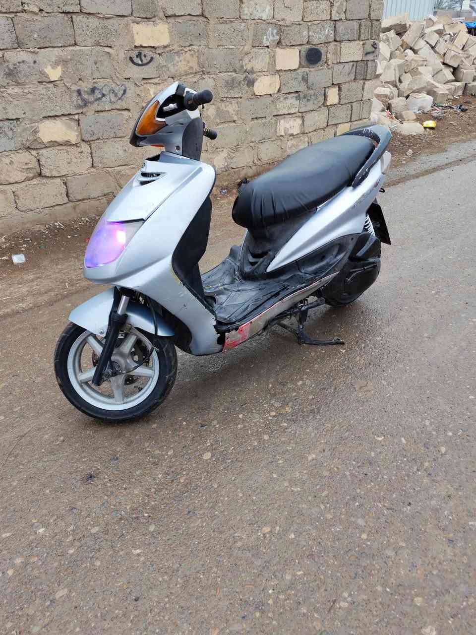 يالله سلام عليكم 
للبيع سكنس نكره سلف وهندر مكينه ناعمه وحلوه لادخان ولانضوح لايت زنون اشاير كيج سرعه وبانزين كله شغال تايرات نضاف اوراقها موجوده سعره 370 مكاني لزعفرانيه


**إذا كنت صاحب هذا الإعلان وتريد حذفه لأي سبب، رجاءا أرسل رسالة إلى الدعم الفني**