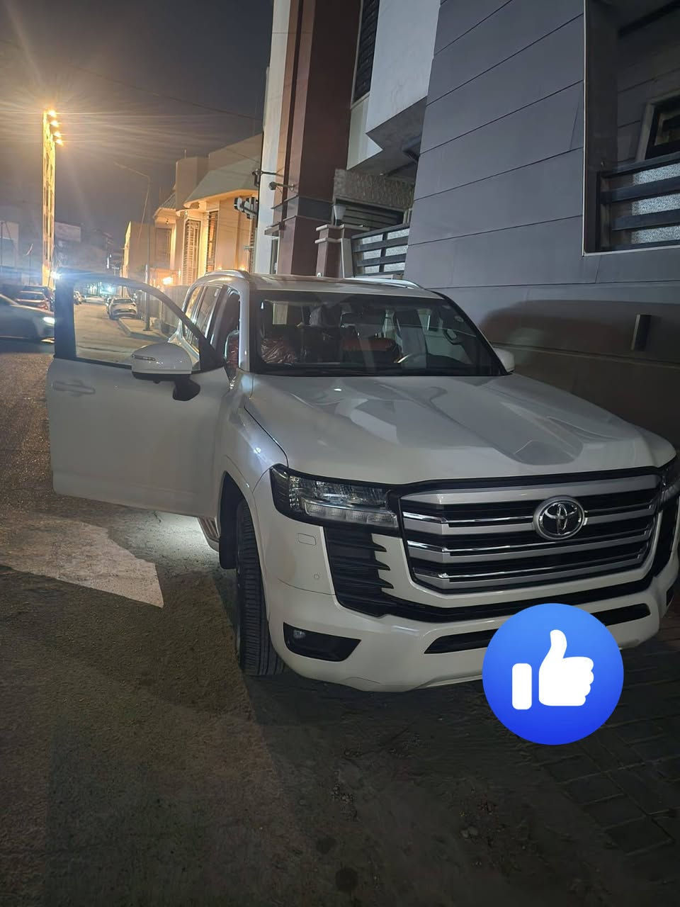 السلام عليكم 
لاندكروز موديل 2024
تون تيربو
رقم اربيل
تحويل ثاني يوم
ماشيه 25 الف بس
السياره مشتريها زيرو وعلى ايدي
جميع ملحقاتها غير مستعمله
السياره مغلفه بالكامل ppf من اول يوم اخذتها
السعر المطلوب 73 الف دولار
السياره موجودة بالكرادة وهذا رقم راعيها
***********
