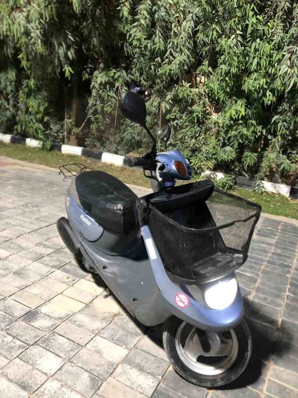 سلام عليكم  منغولي دبل سكليتر للبيع دراجه نضيفه مفتوحه مره وحده كلجات جدد صالنصه جديده مابيه كل نقص عده السلف واكف بسبب الباتري مكاني كربلاء ***********
