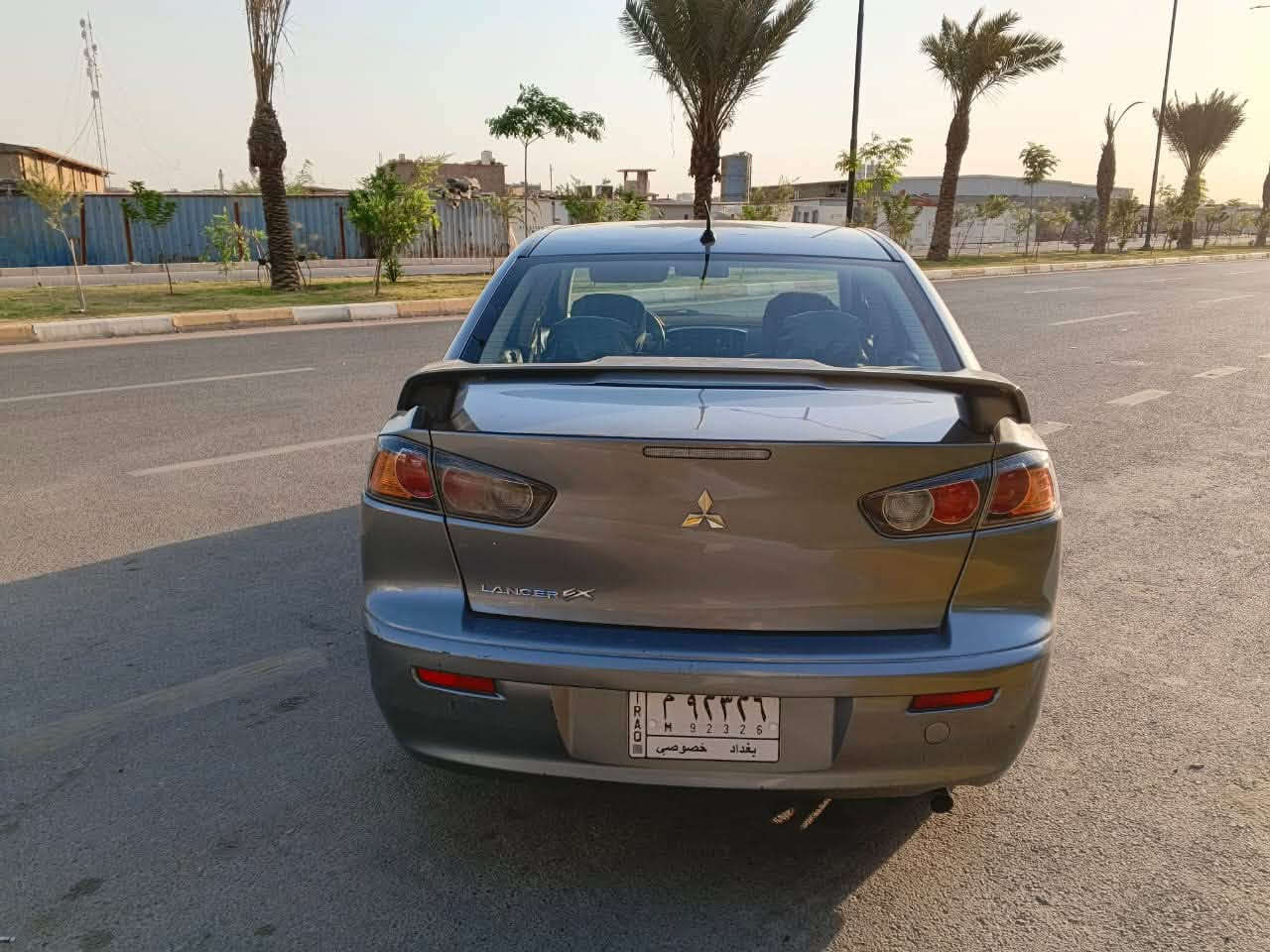 السلام عليكم 
لانسر قرش ٢٠١٦ خليجي السيارة مكفولة وجاهزة من كلشي محرك ١٦٠٠ 
ومكفولة من الصبغ 
السعر 113 وبيها مجال 
 مكان السيارة بغداد حي الجهاد 
***********
