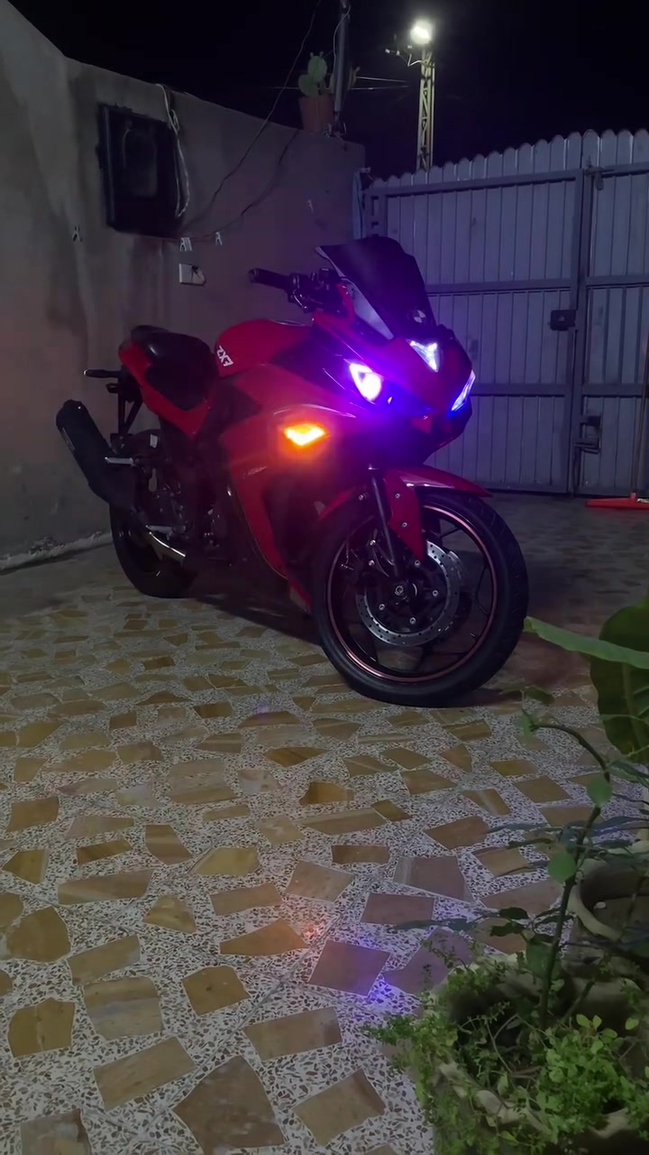 السلام عليكم بطحzx7للبيع موديل2023 محرك 300cc مكاني موصل ايسر  /واتساب***********/الانتصال***********
