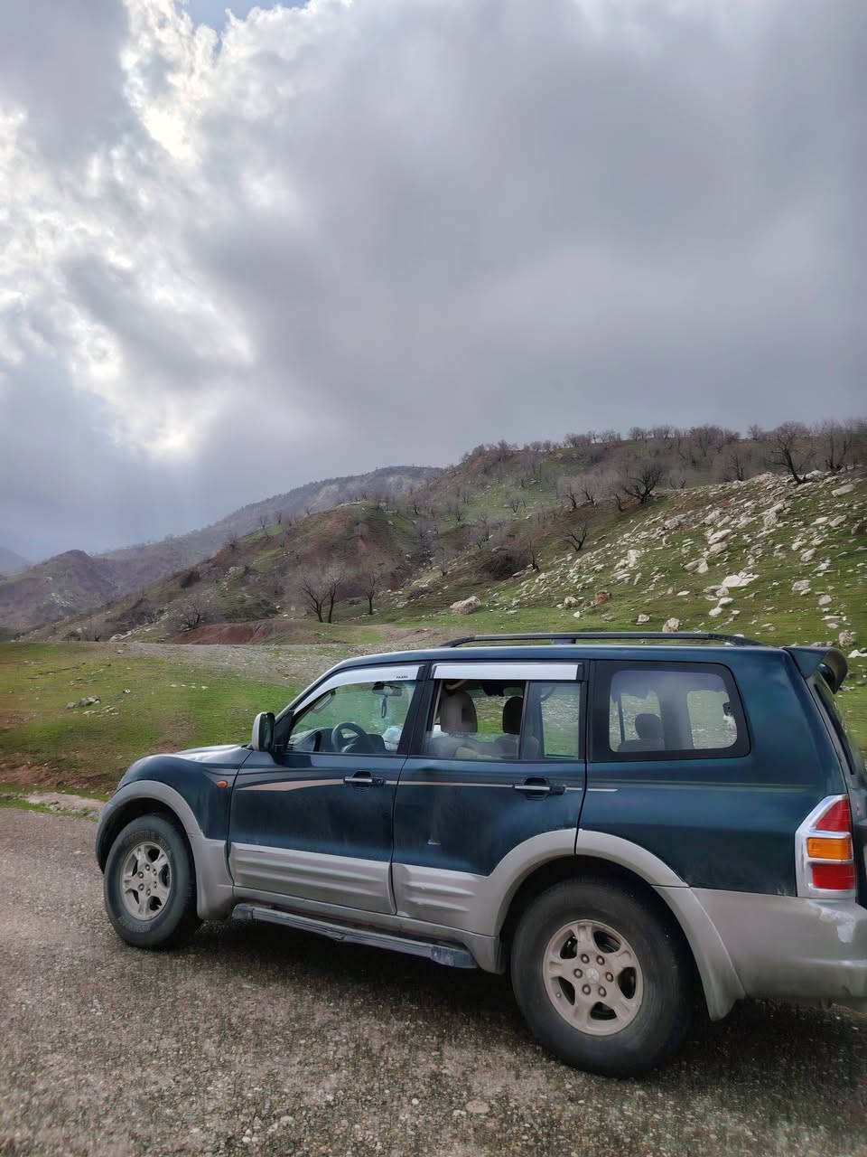 السلام عليكم  باجيرو خليجي GLS
للبيع او المراوس حسب القناعه 
. سنويه 2027 
موديل 2002 
رقم بغداد 
ضربه بسيطه بالباب الخلفي  
وبقيه مكفولات 
كير ومكينه مكفولات 
مكان ديالى 
 تبريد ثلج ثلاث قطع
قفل مركزي سنترلوك 
كشافات ضباب 
كهربائيات شغاله كله 
لو كير شغال
مري شفط 
محرك 3000 المرغوب بلادي 
‏‪***********
⚠️⚠️السعر 78 قفل قفل ⚠️⚠️
اتصل وبيك خير وتتدلل
السياره جديده احلى من الصور على وضع الشركه بدون صبغ فقط ضربه خفيفه جداً
