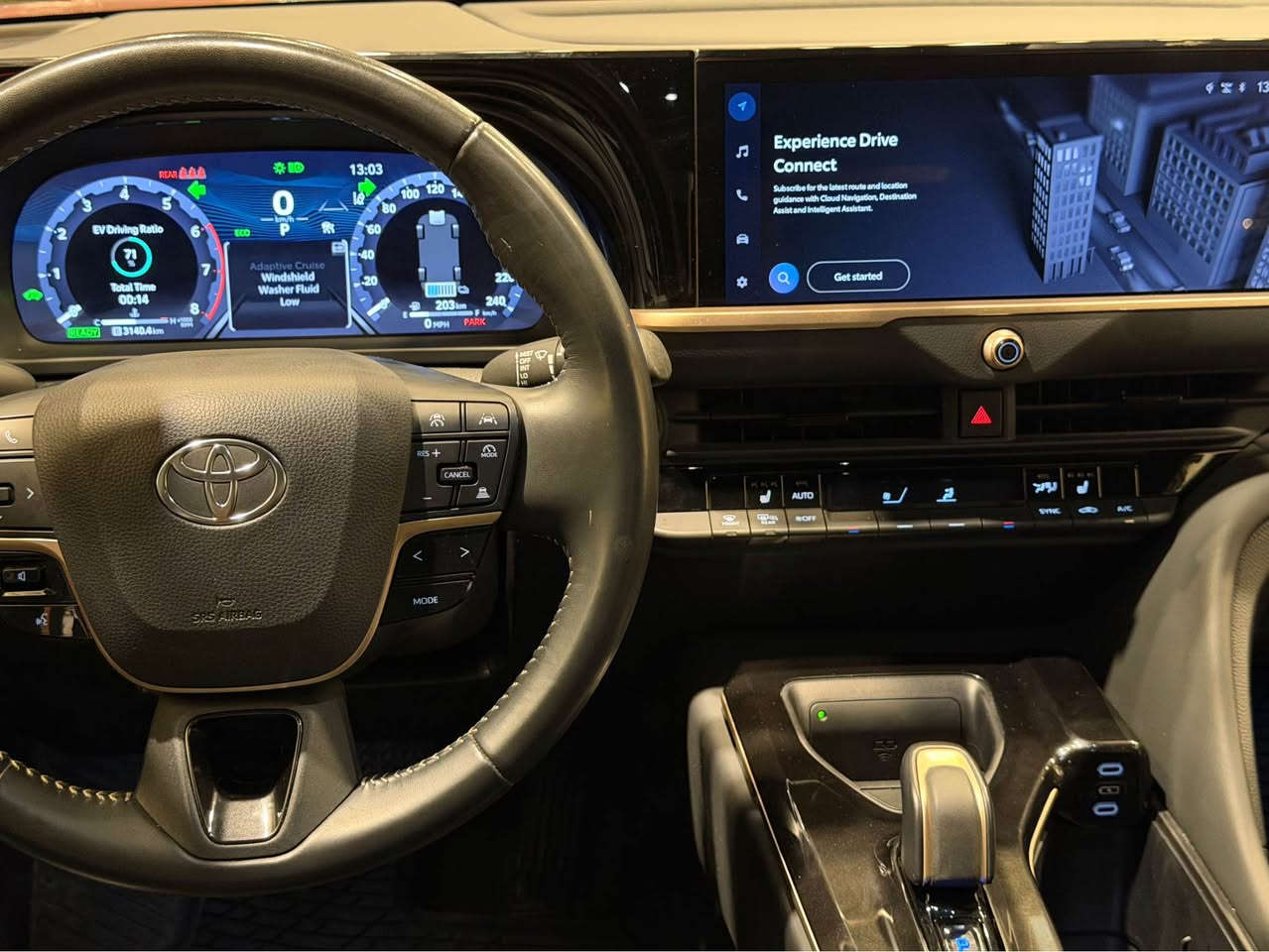 2024 TOYOTA CROWN, XLE  AWD
كراون مواسفات فول بدون فتحة 
رادار امامى / رادار خلفى / كاميرة / هايبريد /كوشين جلد / كوشين هيتةر / كوشين كارةبا / شاشة كبير / شاشة اليكترونى / ثلاث نزام ماشة / 30000 ميل ماشية / سةيارة بدون سبوخ بدون ايرباك 
قةباخ جةنتة تعديل 
سعر $285 مجال 
0750 385 3001☎️ أربيل, العراق
