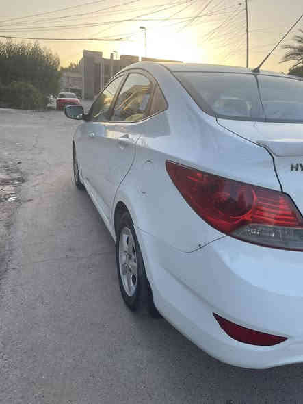 السلام عليكم اكسنت 2011 وارد خليجي بيها صبغ جاملغ بدون ضربه صار بي شخط وبيدي صبغته 
وبيها شوية بالدوسة من ورة على كد شبر 
السونار مالها موجود
كير ومحرك بحالة جيده
صدر امامي خلفي تمام
كهربائيات كلها تمام
المواصفات اشاير بالمري شاشة وكامرة 
تخم تاير جديد باتري جديد
مكانها شارع فلسطين
السعر 95 
الرقم ***********
