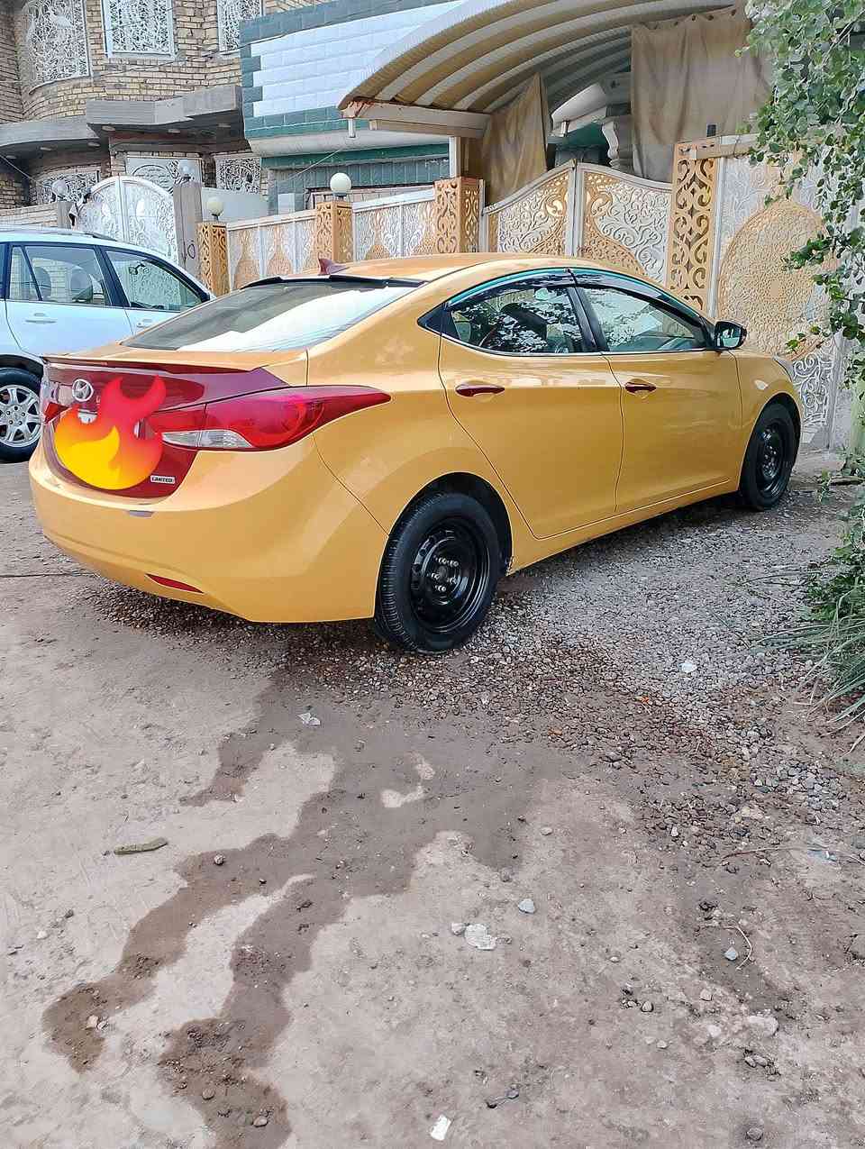 السلام عليكم
النترا وارد امريكي موديل 13 لمتد فول مواصفات ما عدا البصمه 
فتحة سلايد روف طگتين
اشاير بالمري
شاشة اندرويد 
كامره دواره
لايت كشاف زنون
كشنات كهرباء 
كشنات تدفئة 
نضام ايكو 
نضام مانع انزلاق 
تحكمات ستيرن جهتين 
لون الدواخل عسلي 
مكينة 1800 دوش لا تبخير ولا تنقيص گير مكفول تبريد خير من الله ضربتها جاملغ جهة السائق بدون دواخل ليبل واحد السياره عدى الجاملغ رقم بابل دولي سنويه لل 27 مكاني كربلاء طوريج ***********
