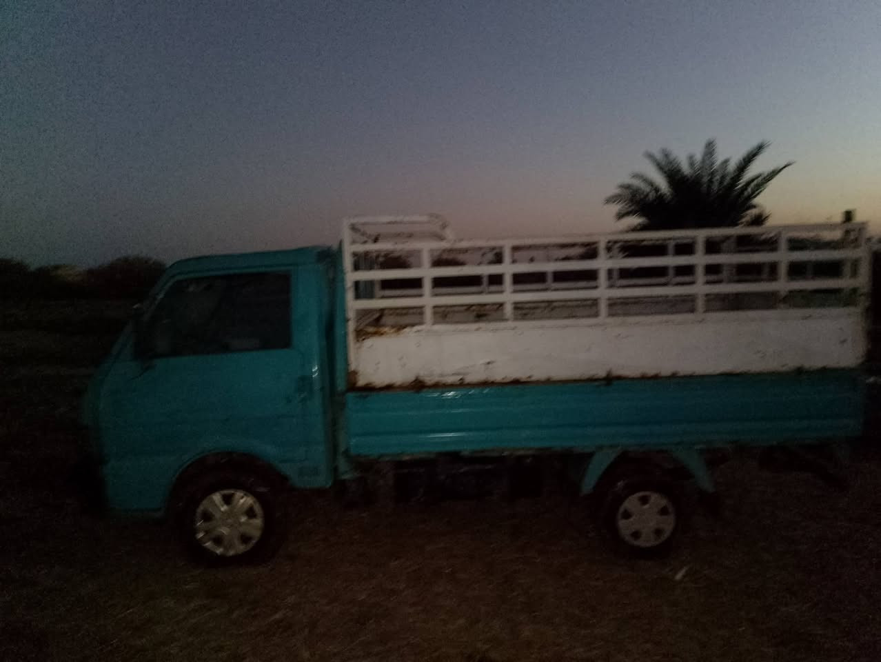 للبيع جاهزه بس الثالث يفلت راعيه يمي ***********مكاني ديوانيه
