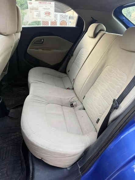 السلام عليكم كيا ريو ٢٠١٢ سعر ٧٨ ورقه قفل قفل محرك ١٦٠٠ بيها قطعتين صبغ جاملغ وبنيد بدون دواخل بدون لغد وشاصي تحويل مباشر سياره كير ومكينه وتحويل مكفوله سياره جديدة وكل نقص مابيها جاهزه للاخير مكان سياره بغداد العامرية *********** بغداد
