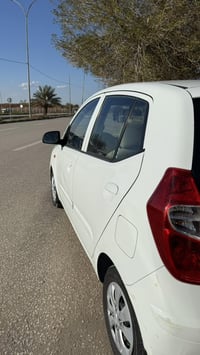 للبيع هيواندايi10  2014 ماشيه113 الف السياره نظيفه محرك ١،٢  السياره ح...