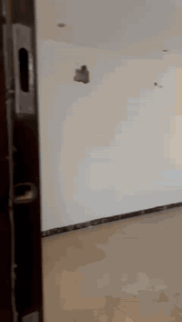 �✨ 
إعــلان تــأجــيــر شــقــة ســكــنــيــة
 ✨🏢

شقة مميزة للإيجار – فقط للعوائل أو بنات موظفات أو طالبات
📐 
المواصفات:

 • المساحة: 150 متر
 • الطابق: الثاني
 • البناء: حديث جداً
 • البناية تحتوي على 3 شقق فقط (شقة واحدة في كل طابق)
 •  بلكون واسع + 3 مناور للتهوية والإضاءة الطبيعية
 • تشطيب عصري ونظيف
مؤثث مطبخ كامل 
📍 
الموقع:

📌 المنصور – قرب مول بابلون
موقع راقٍ جداً وقريب من الخدمات والمطاعم والمراكز التجارية والمواصلات.

💰 
سعر الإيجار:

🔹 850,000 دينار شهرياً
📞 
للاستفسار والحجز:

رقم الهاتف:***********
